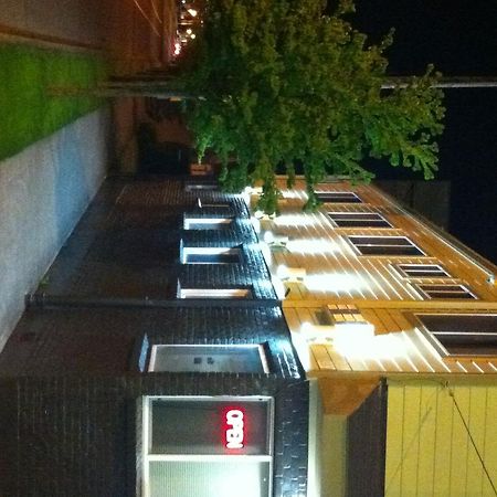 Economy Inn Portland Exterior photo