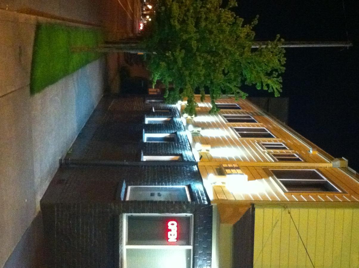 Economy Inn Portland Exterior photo